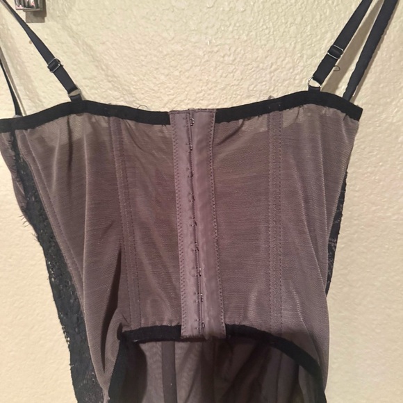 Urban Outfitters Lace Sweetheart Mesh Sheet Corset Tank Black Size Medium - Picture 6 of 7